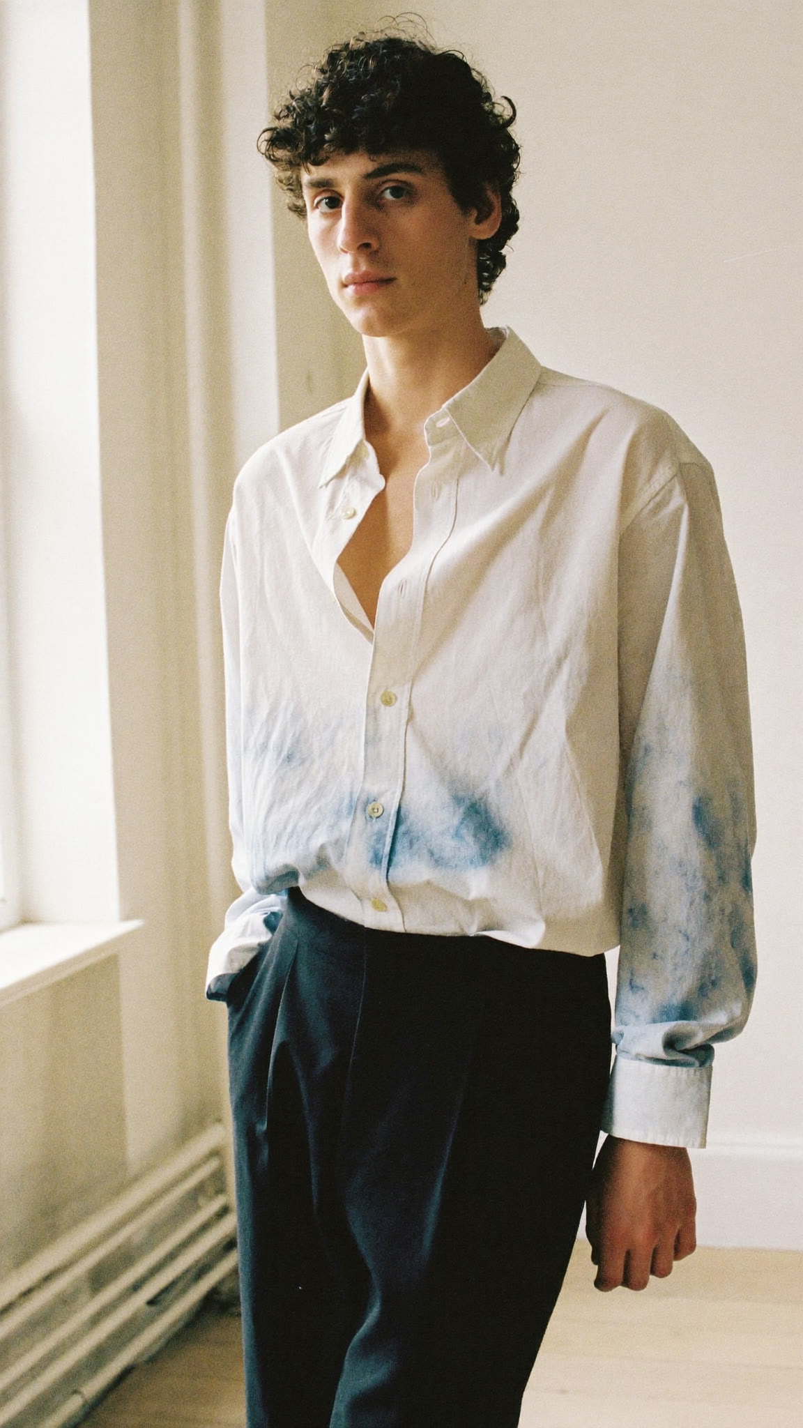 Minimal, oxford shirt, black trousers